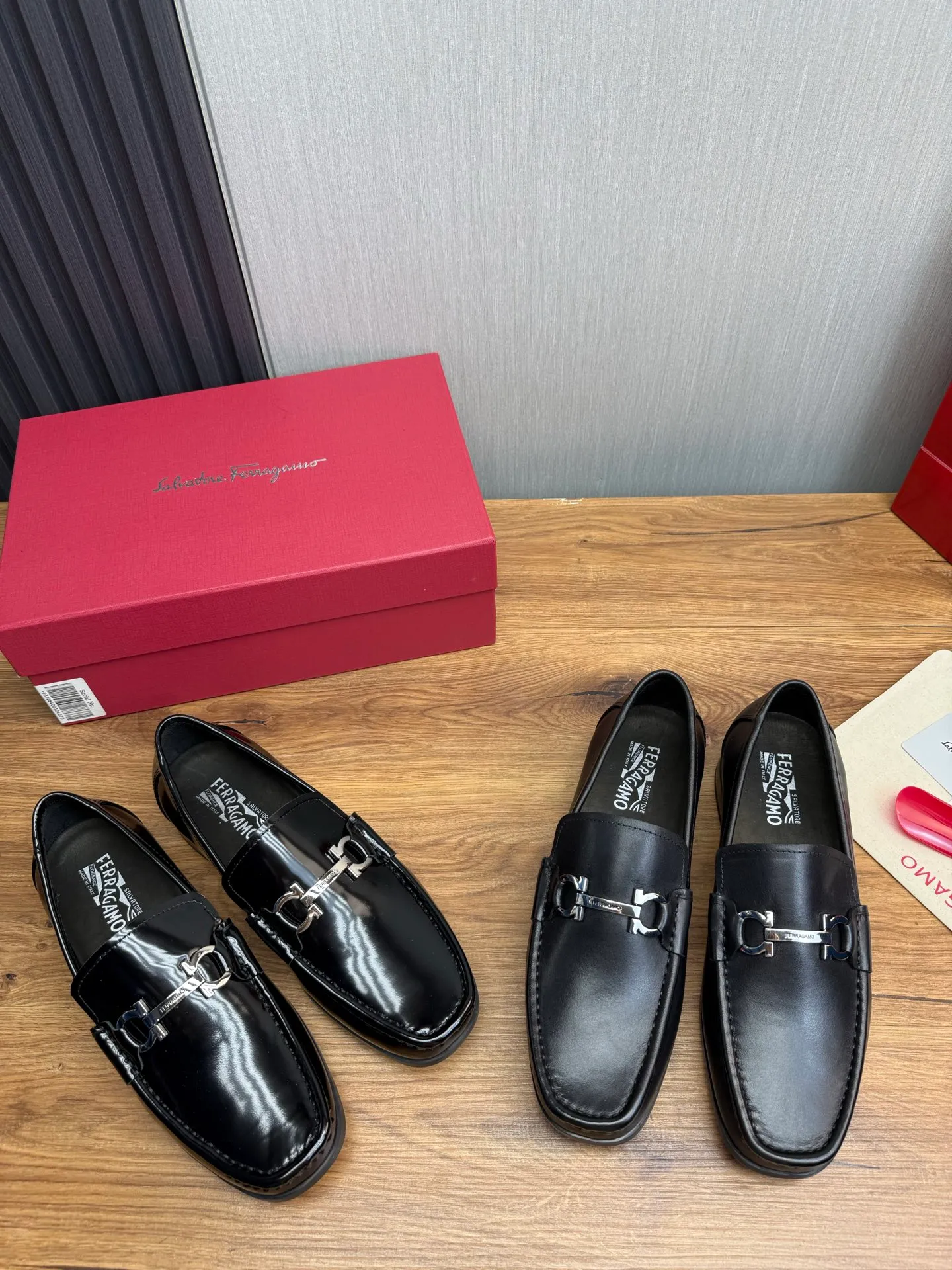 Men's shoes 💰760💰 Ferragamo. [Ferragamo] Men's Loaf leather shoes, the latest hot style, 1:1 original purchase quality, top quality, imported open-edge beaded cowhide leather on the upper, hand-made three-dimensional stitching highlights the round toe design, the inner feet are made of imported cowhide, with original wear-resistant rubber outsole, matching code 39-44, (38, 45 custom-made, non-refundable)